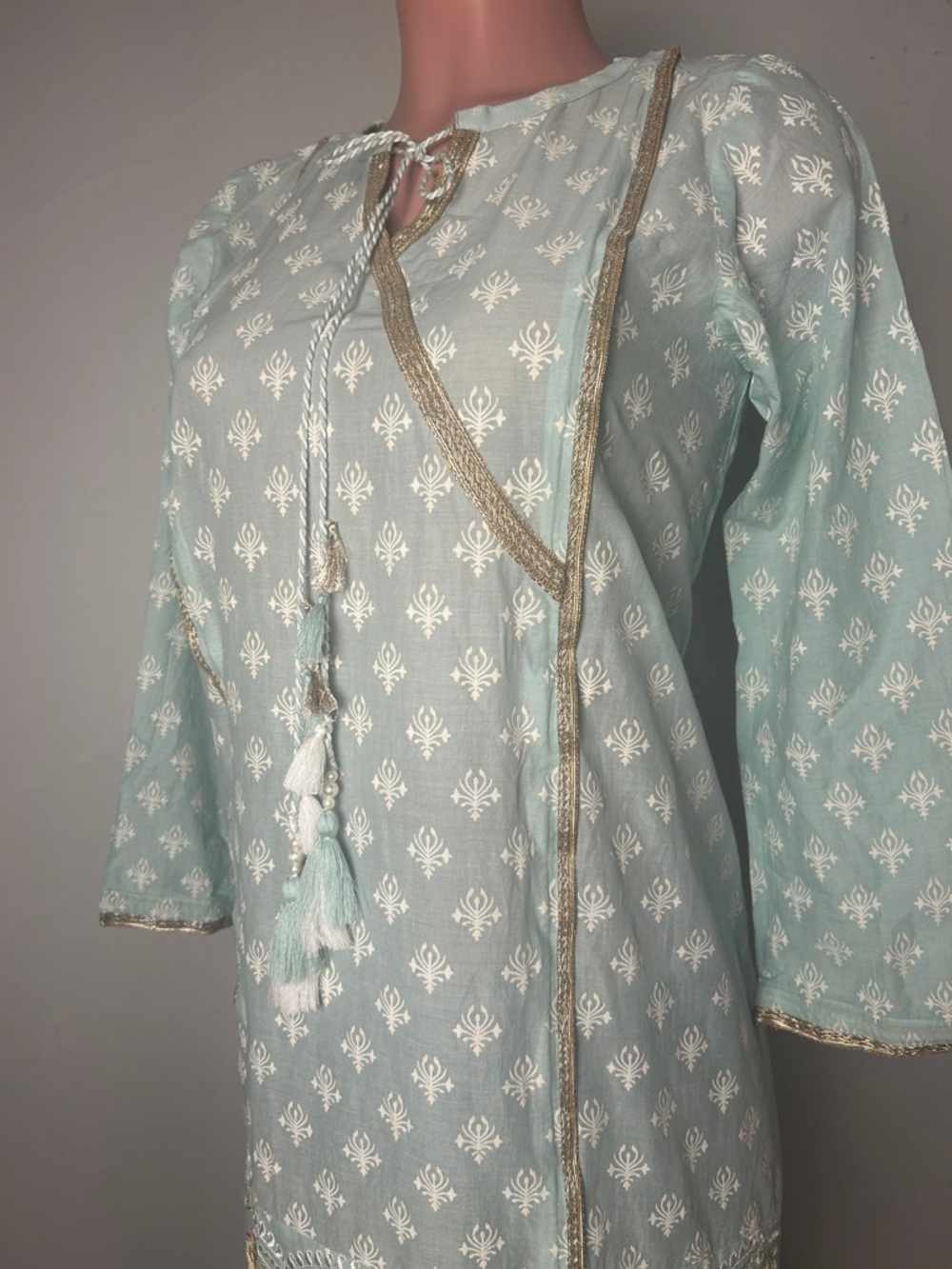 J. Pret Women's 100%Cotton Kurta Embroidered Size Small. 1 Piece - Picture 4 of 7